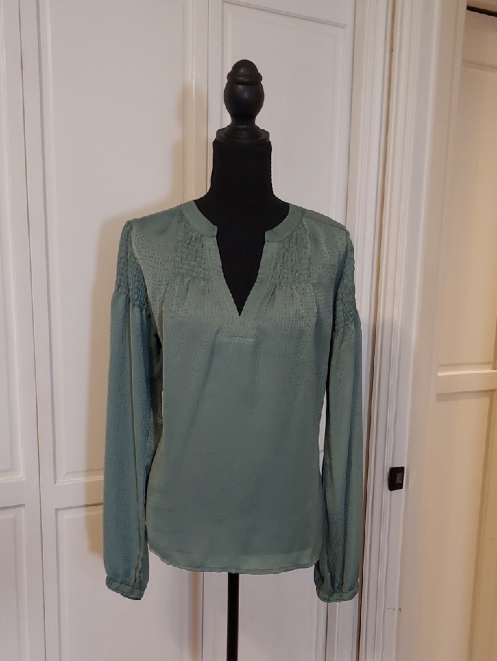 Current Air Teal Green Blouse Split V Neck Smocked Long Sleeve Size L Boho Chic